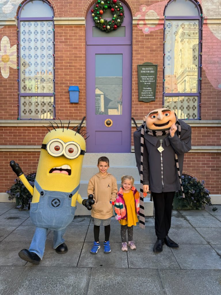 Despicable me minions at Universal Studios.  Universal Studios Hollywood with Kids